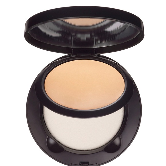 Laura Mercier Foundation Powder - Picture 2 of 3
